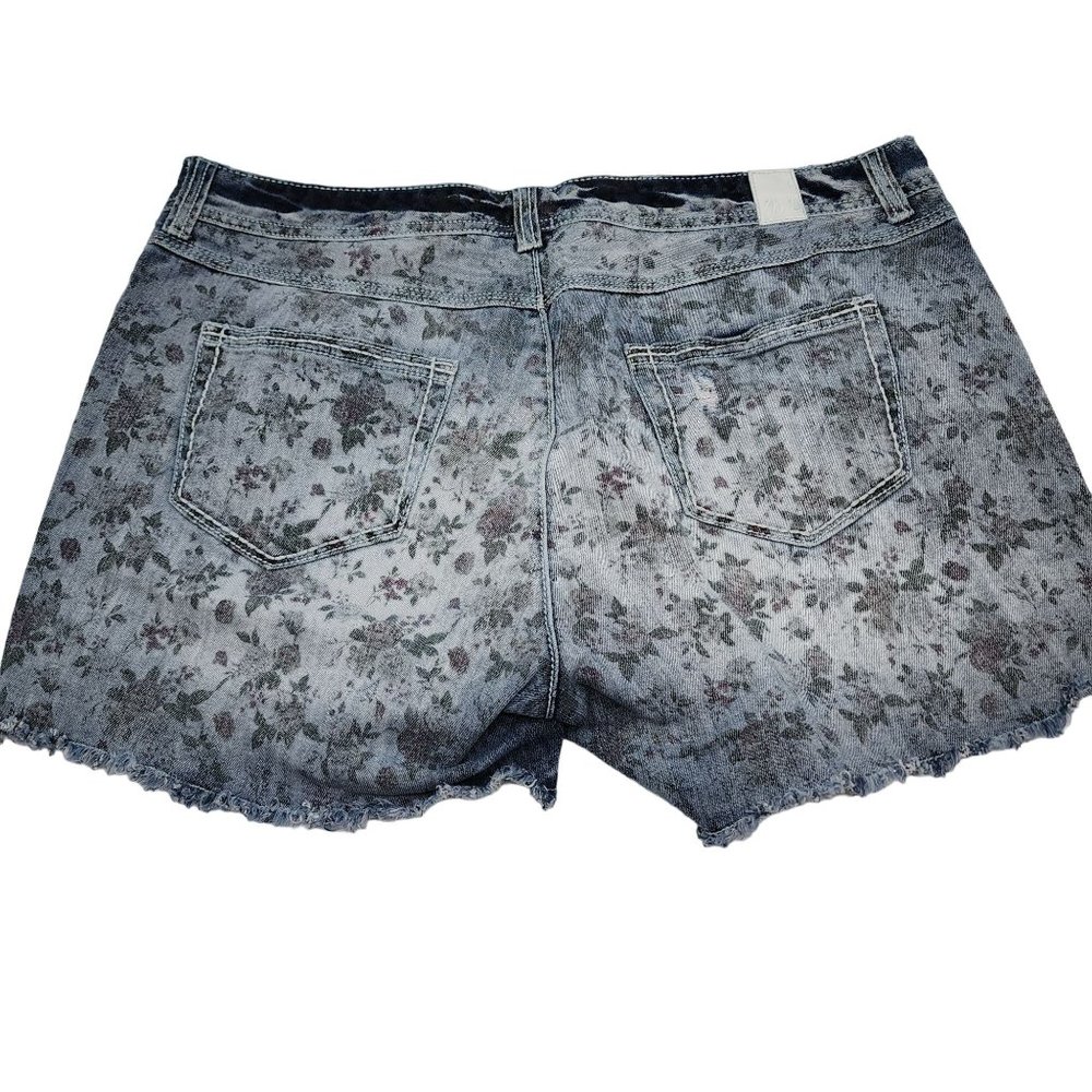 Maurices Floral Jean Shorts Raw Hem Womens size 20 - Picture 2 of 3